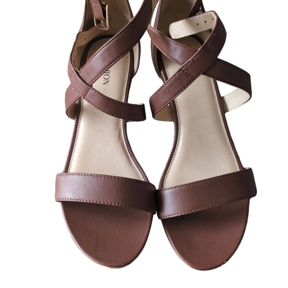 Pashion Convertible Sandals - Picture 2 of 6